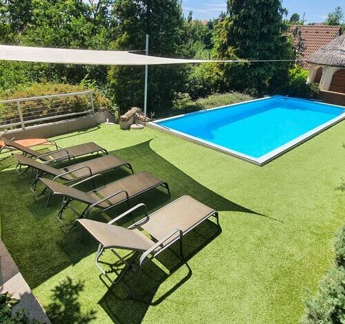 Önálló medencés nyaraló