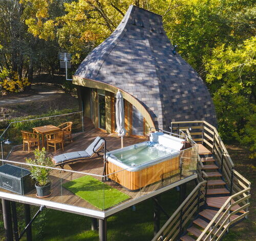 Kiadó erdei ház jacuzzival