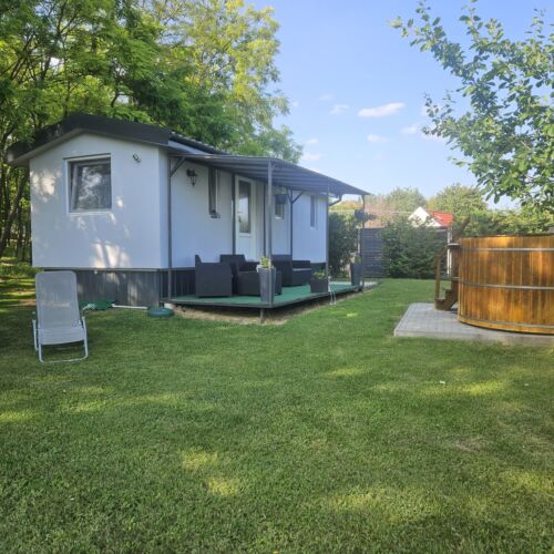 Akácfa Apartman-Mobilház Bakonynána 