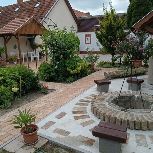 Tulipánfa Apartman Balatonszárszó 