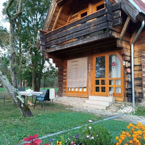 Apartman egy Makovecz Imre tervezte házban Ispánk 