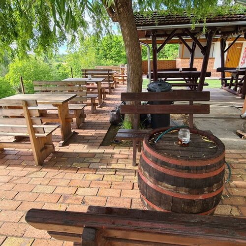 Berger Pince és Vendégház Császártöltés 2 Berger Pince és Vendégház Császártöltés