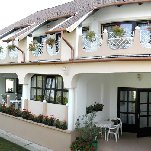 Bor Apartmanház Gyenesdiás 3 Bor Apartmanház Gyenesdiás