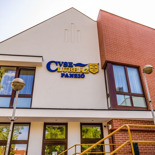 CVSE Clubház és Panzió Cegléd 