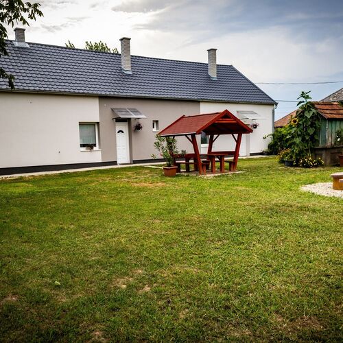 Csörnyeföld Vendégháza 