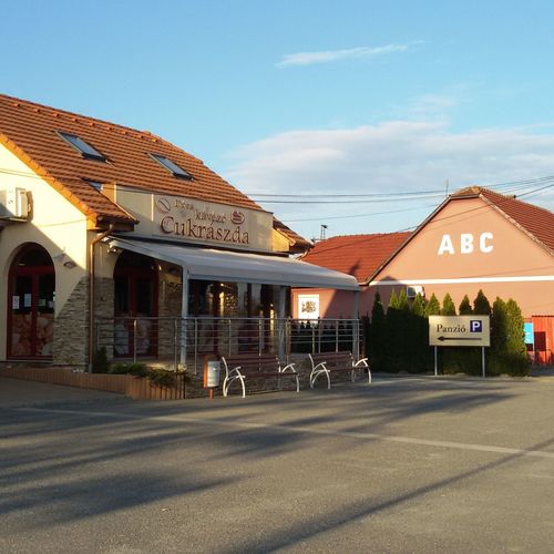 Dóra Kávézó és Panzió Bócsa 