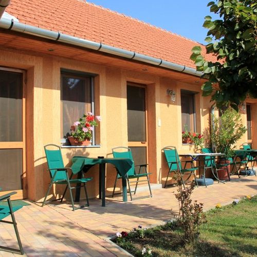 Holdház Apartman Zamárdi 