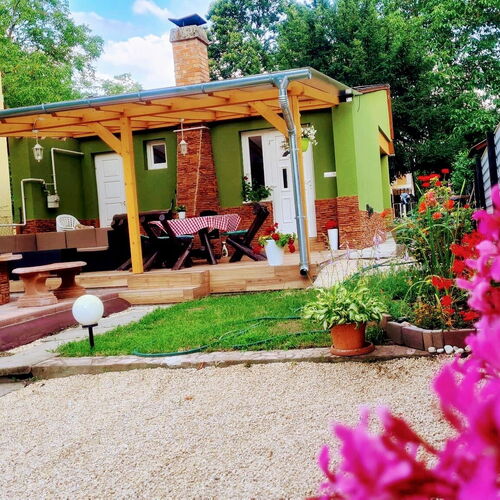 Fióna Kunyhója Apartmanház Gyopárosfürdő 