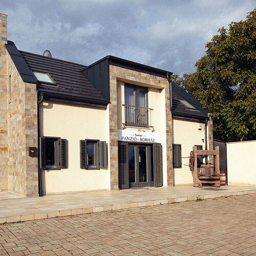 Flamingó Panzió és Borház Etyek 