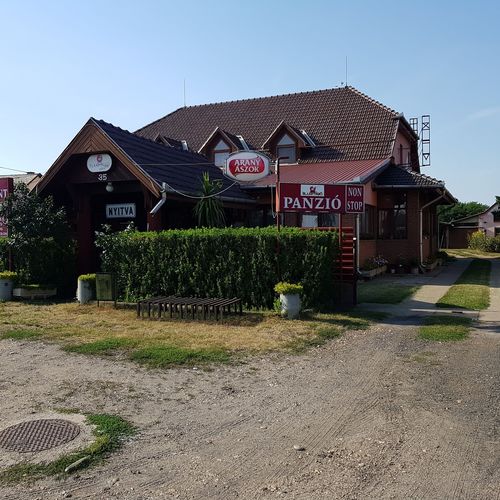 Flamingó Vendéglő és Szállás Téglás 