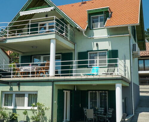 Fügefa Apartman Balatonalmádi 