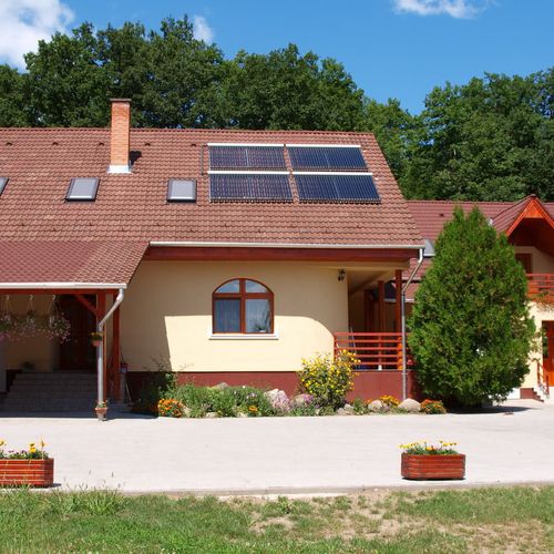 Éva és Feri Háza Balatonalmádi 