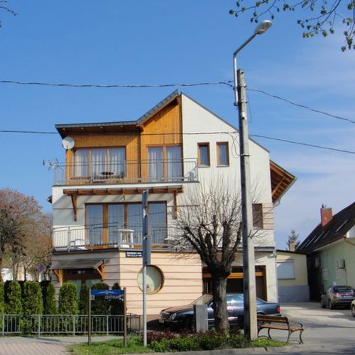 Sárga Rózsa Apartmanház Balatongyörök 