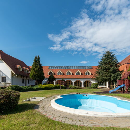 Global Apartmanház Vonyarcvashegy 