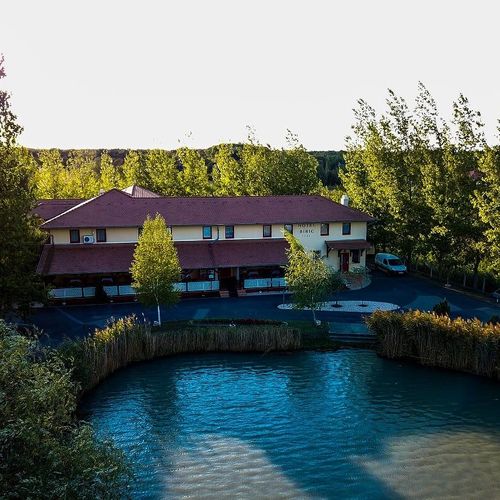 Hotel Bíbic*** Tüskevár Étterem és Horgásztó Nyíregyháza 