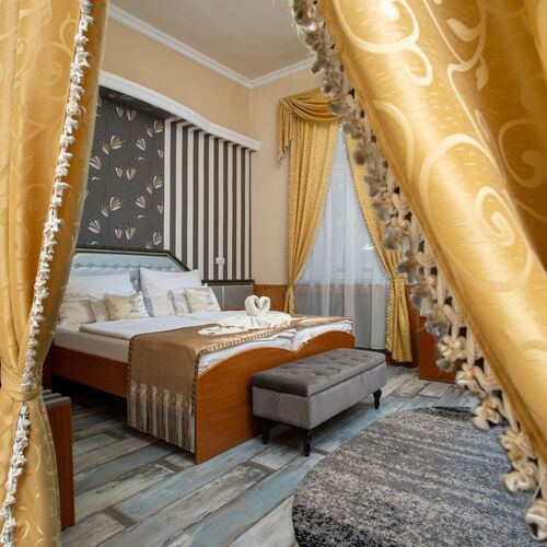 Illés Hotel és Stüszi Vadász Étterem Szeged 