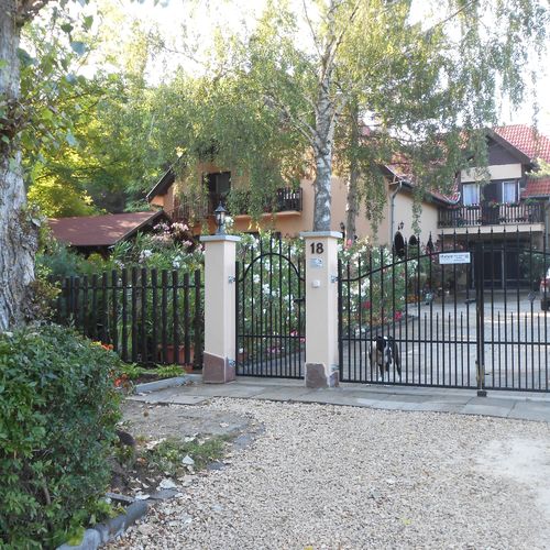 Vali Néni Kifőzde és Vendégházak Verőce 