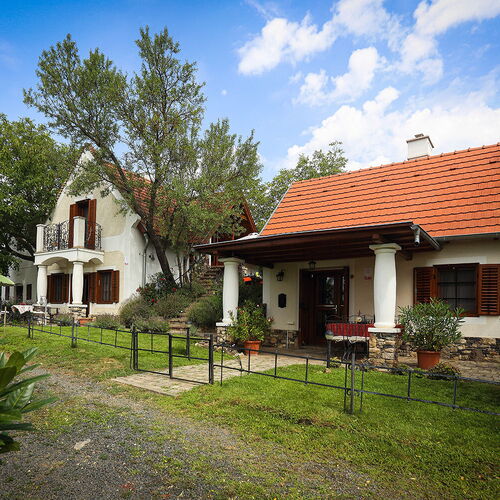 Káli Borház - Nyaralóházak Köveskál 