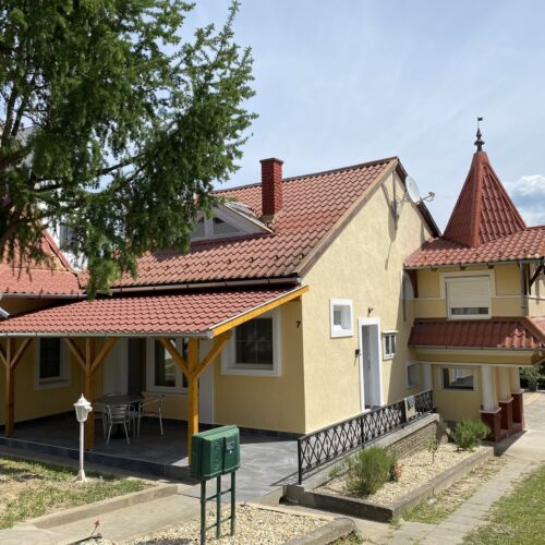 Kármen Apartmanház Hévíz 2 Kármen Apartmanház Hévíz
