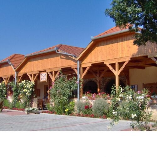 Kéktó Kemping és Faház Gyékényes 1 Kéktó Kemping és Faház Gyékényes