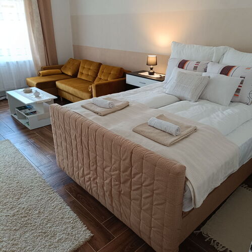 Eozin Apartman Pécs 