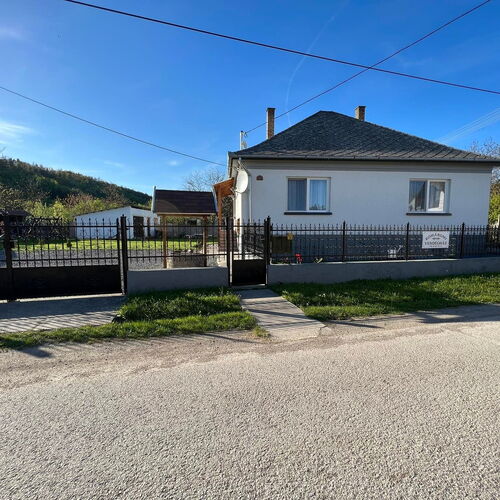 Komáromi Vendégház Erdőhorváti 