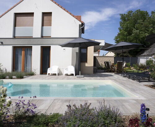 Lakeside Pool House Vendégház Velence 