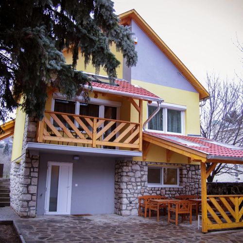 Liliana Apartman és Csónakház Badacsony 