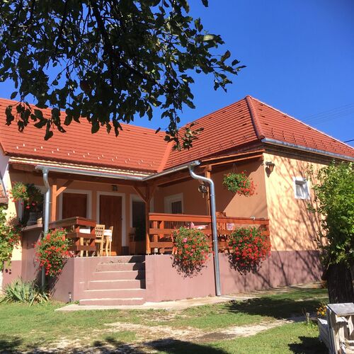 Sutka Vendégház Cserkeszőlő 