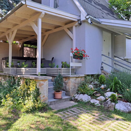 Maja Erdei Pihenőház Kismaros 