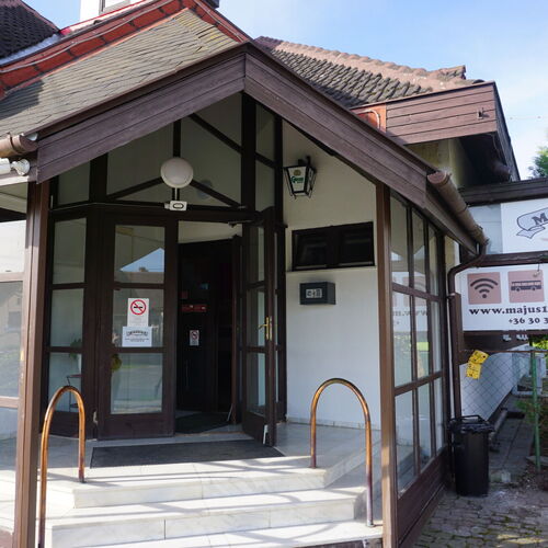 Május 1 Vendégház - Torony 