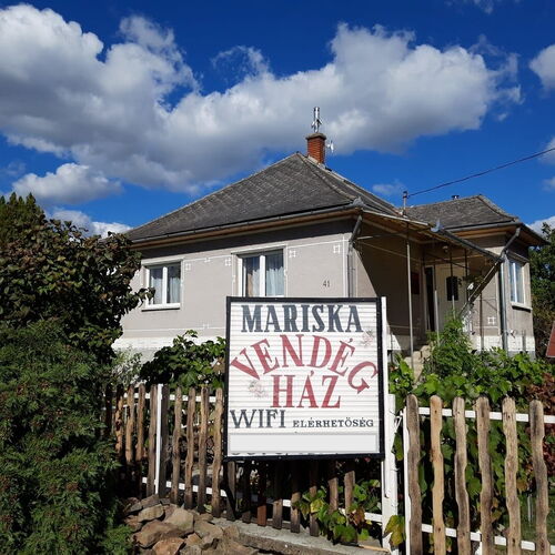 Léna’s Apartman Pécs 