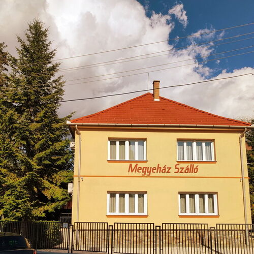 Megyeház Szálló Jászberény 