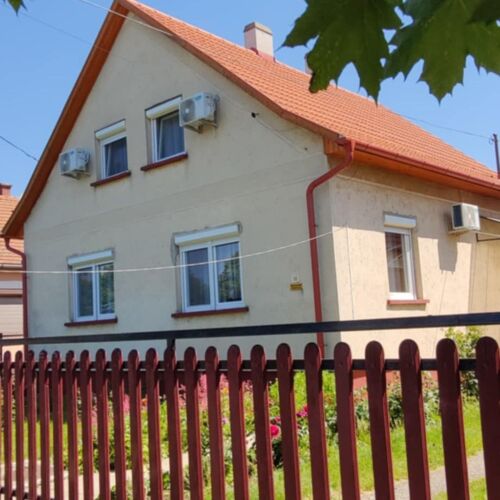 Grund Terasz Istenmezeje 