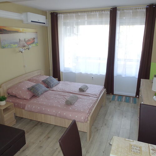Mona Apartman Csopak 