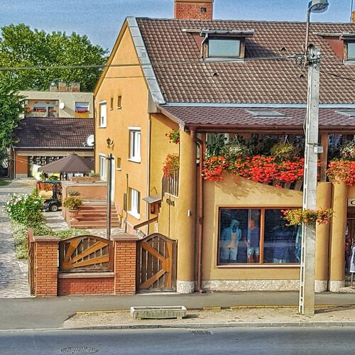 Menyecskeház Tiszakanyár 