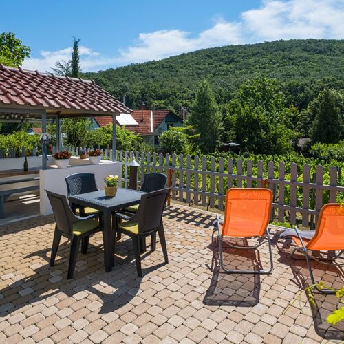 Nevenincs NYARALÓ Balatonfüred 