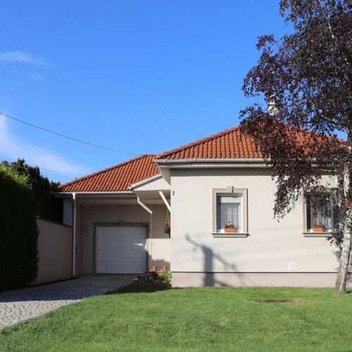 Nyugi-Lak Vendégház Lipót 