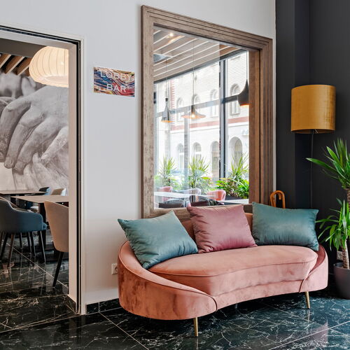 Onyx Luxury****Budapest 