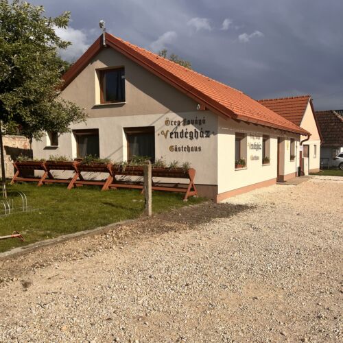 Balatonendrédi Vendégház 