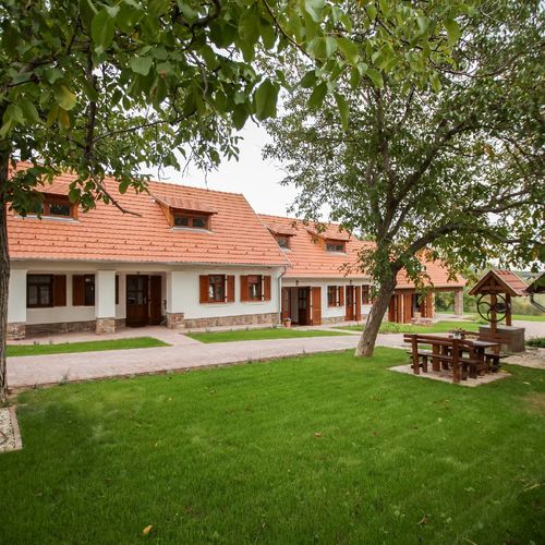 Oszter-Ház Falusi Vendégbirtok Kékkút 