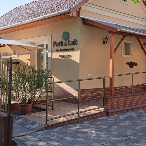 Bavária Hotel és Étterem Abda 