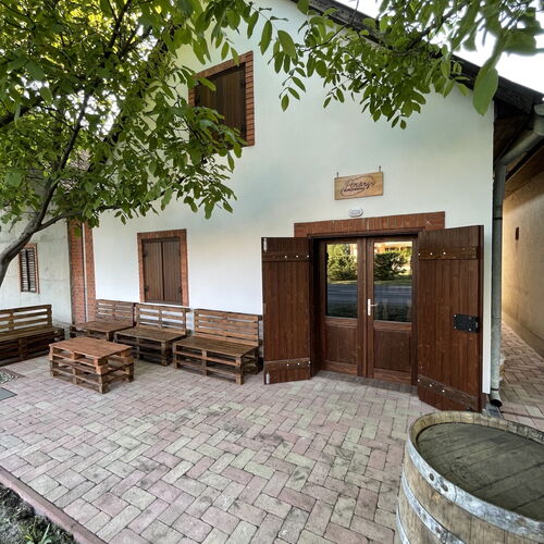 Perényi Pince és Vendégház Hajós 2 Perényi Pince és Vendégház Hajós