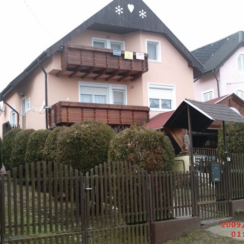 Tündérgyöngye Apartmanház Zirc-Tündérmajor 