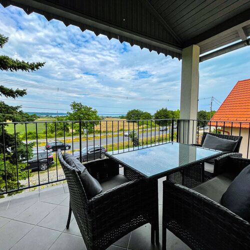 Pine&Chill Apartments Balatonalmádi 