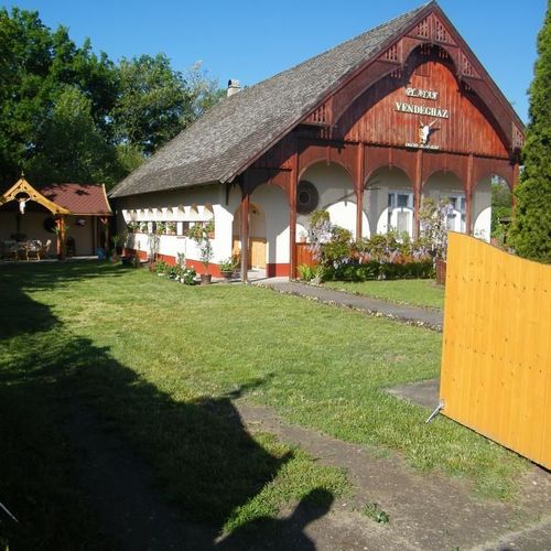 Platán Vendégház Ópusztaszer 