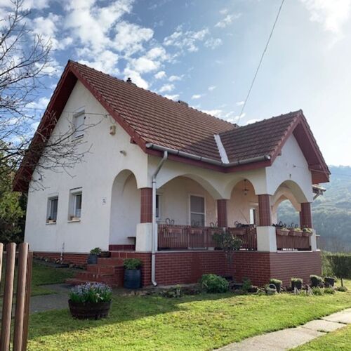 Pusztavár-Lak*** Erdőhorváti 