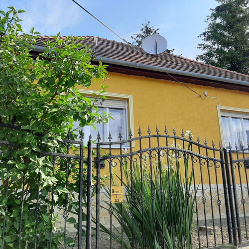 Sárga Ház A Kék Úton Becske 3 Sárga Ház A Kék Úton Becske