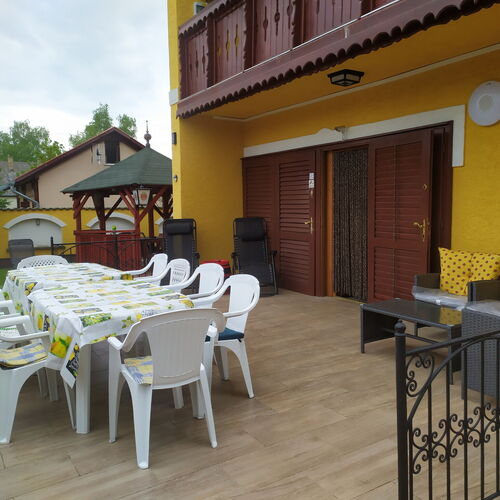 Sárga Önálló Nyaralóház Balatonfenyves 