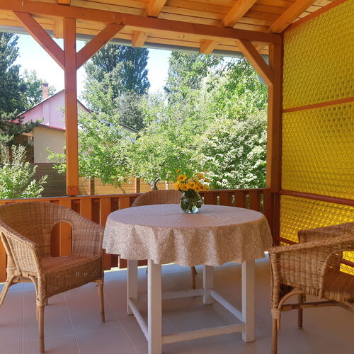 Fenyves Villa Balatonakarattya 